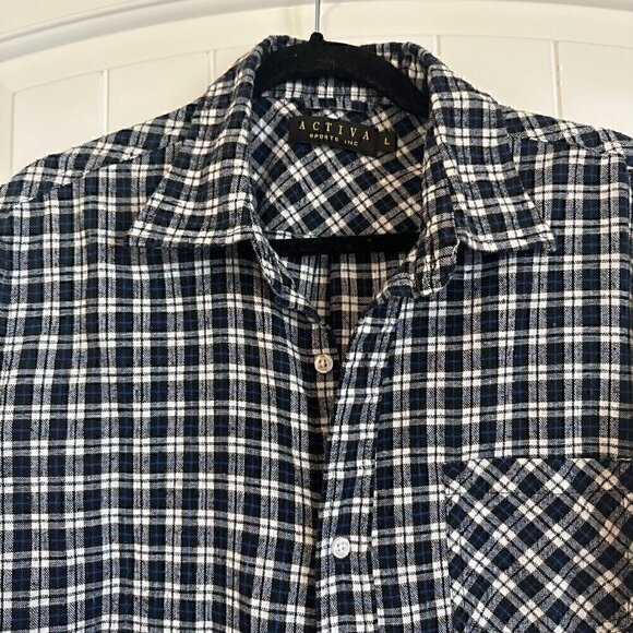 GENDER NEUTRAL navy plaid flannel button down casual cute size M / L - Picture 2 of 7